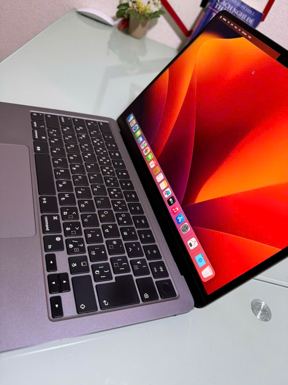 Macbook Air 2022 Grey (Pin 99%) / Apple M2 / RAM 16GB / SSD